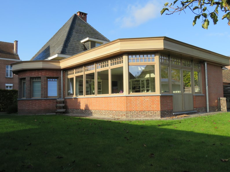 Veranda in afzelia