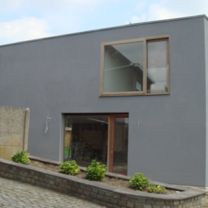 Deur en schuifraam in padoek