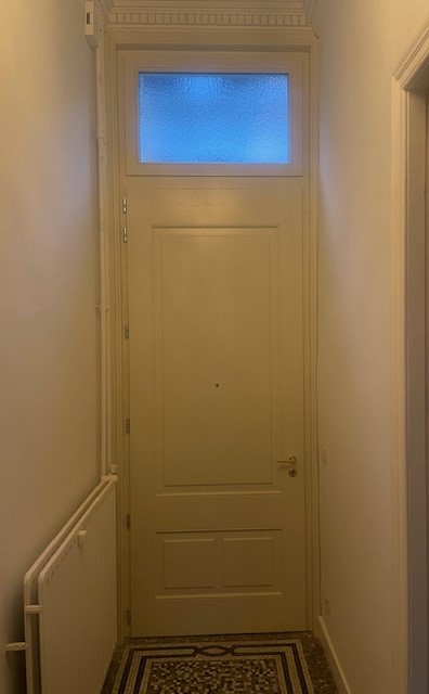 Siervoordeur met vast bovenlicht in afzelia